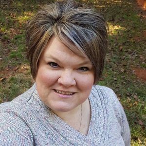 Meet your Posher, Lora